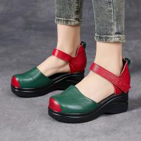 7058嫔妃丽人头层牛皮复古风多色拼接轻巧舒适坡跟民族风妈妈舒适包头凉鞋（拼色凉鞋）