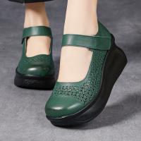 2581嫔妃丽人头层牛皮透气舒适镂空头层牛皮坡跟学院风复古民族风时尚百搭凉鞋（波浪凉鞋）