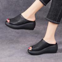 51866嫔妃丽人头层牛皮舒适厚底镂空坡跟简约时尚小个子增高女士凉拖鞋（小孔拖鞋）