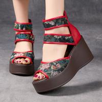 6019嫔妃丽人复古民族风绣花头层牛皮拼接罗马风厚底舒适百搭厚底小个子增高女凉鞋（樱花凉鞋）