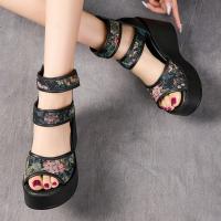 6019嫔妃丽人复古民族风绣花头层牛皮拼接罗马风厚底舒适百搭厚底小个子增高女凉鞋（樱花凉鞋）